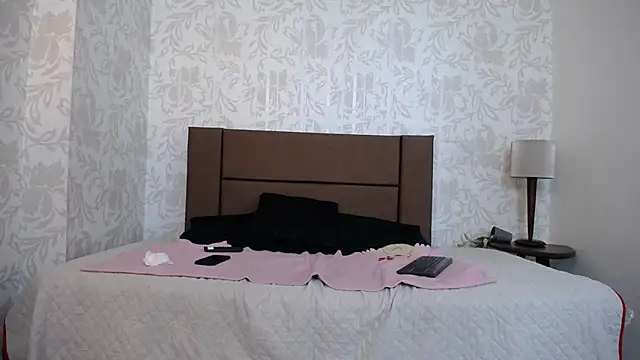 Snapshot of Ava_Raye chatting on May 15, 2026, 6:50 pm Ava Raye online show from May 15, 2026, 6:50 pm