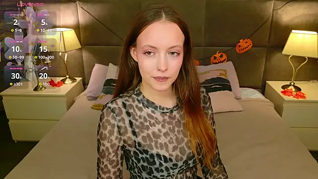 SallyPinkman online show from October 17, 2025, 2:08 pm