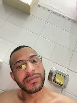 pauzudomoreno1 online show from December 17, 2025, 1:43 am