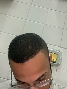 pauzudomoreno1 online show from December 19, 2025, 5:43 am