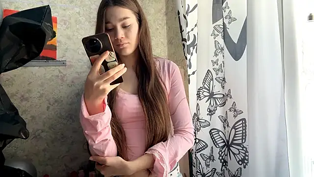 Snapshot of Cuteviola chatting on March 11, 2026, 12:48 am Cuteviola online show from March 11, 2026, 12:48 am