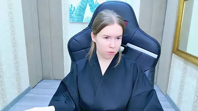 Alida Brice online show from December 18, 2025, 5:45 am