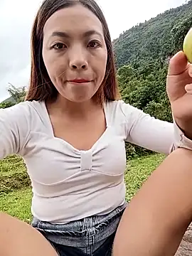 -Miu-98 online show from October 6, 2025, 5:19 am