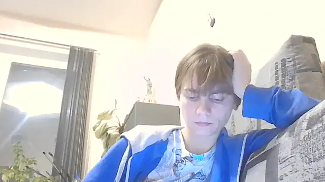 Loriven online show from November 19, 2025, 7:03 pm