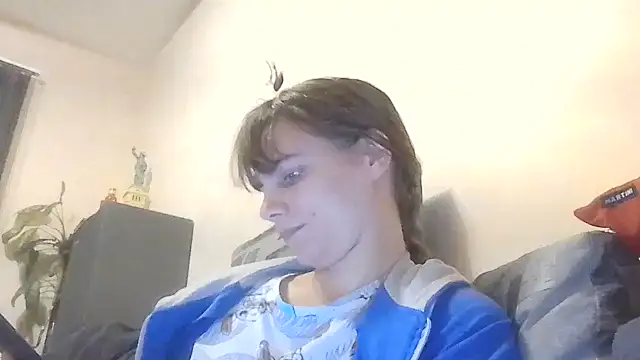 Loriven online show from November 4, 2025, 6:33 pm