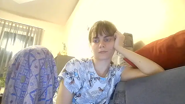 Loriven online show from October 12, 2025, 6:42 pm