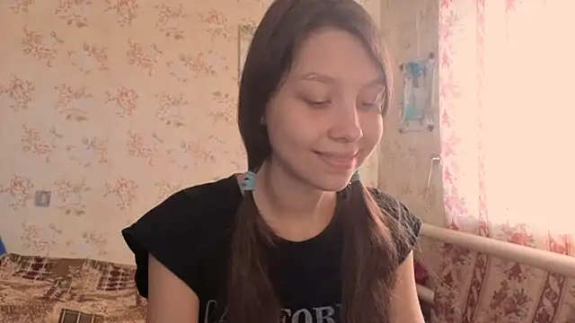 QutieDaSweet online show from October 15, 2025, 6:11 am