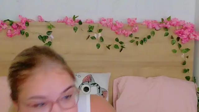 Lilith Bonheur online show from November 21, 2025, 10:53 pm