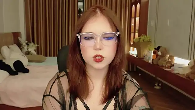 Lilith Bonheur online show from May 13, 2026, 8:27 pm