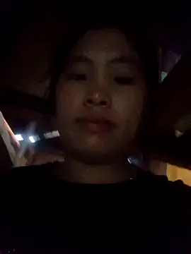 Luyen004 online show from September 17, 2025, 11:51 pm