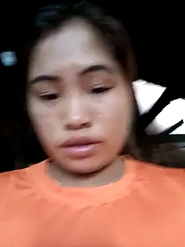 Luyen004 online show from May 5, 2026, 12:57 am