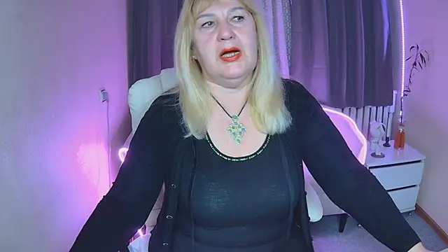 EmmaEllison online show from November 12, 2025, 6:50 am