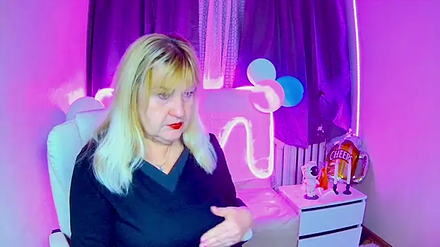 EmmaEllison online show from September 29, 2025, 5:58 am