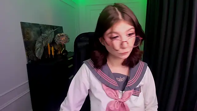 MeLLSawertyq online show from April 1, 2026, 8:06 pm