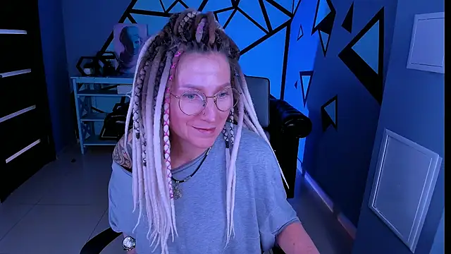 Snapshot of UmaSpace chatting on February 16, 2026, 9:41 am UmaSpace online show from February 16, 2026, 9:41 am