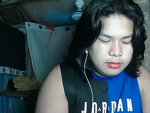 Huntrix2025 online show from April 22, 2026, 8:15 pm