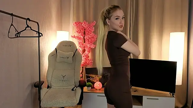 Snapshot of Flirty_lee chatting on October 24, 2025, 2:16 pm Flirty lee online show from October 24, 2025, 2:16 pm