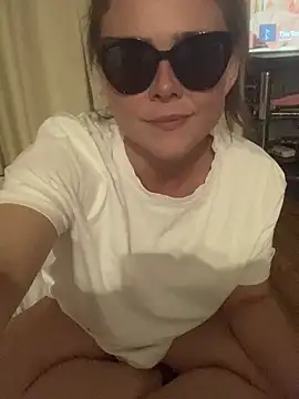 Mia Winters online show from August 6, 2026, 11:55 pm