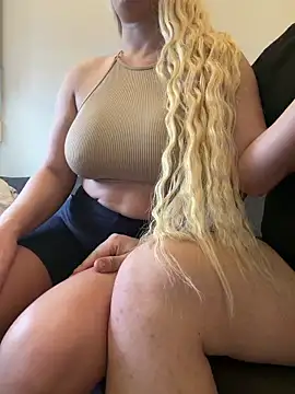 Snapshot of aygul_1233 chatting on April 3, 2026, 2:34 pm aygul 1233 online show from April 3, 2026, 2:34 pm