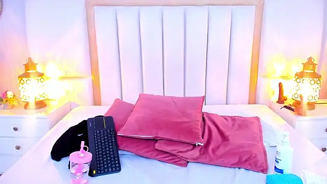 LaylaaDoll online show from June 11, 2026, 12:32 am