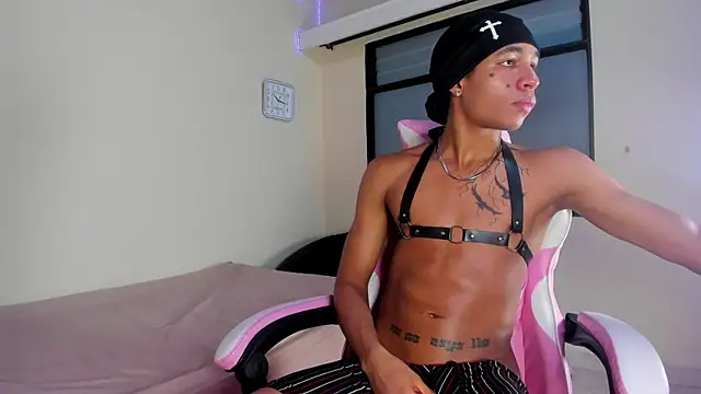 dann cute028 online show from October 20, 2025, 10:43 pm