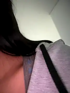 Isabella-Teen online show from September 29, 2025, 2:40 am