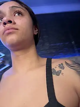 Isabella-Teen online show from November 3, 2025, 2:28 am