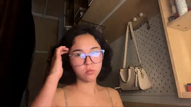 Snapshot of JennyCarpenter chatting on May 22, 2026, 10:52 pm JennyCarpenter online show from May 22, 2026, 10:52 pm