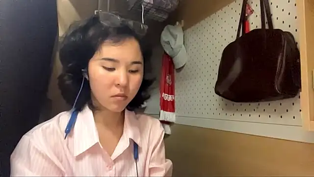 Snapshot of JennyCarpenter chatting on June 8, 2026, 9:43 am JennyCarpenter online show from June 8, 2026, 9:43 am
