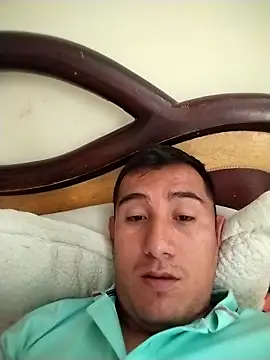 Benitocamelas93 online show from April 20, 2026, 1:24 pm