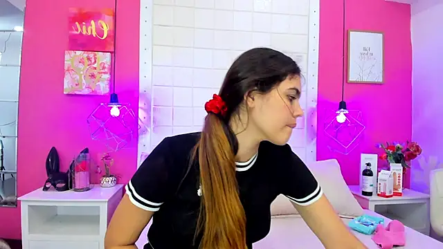 isabel 09 online show from June 24, 2026, 7:22 pm