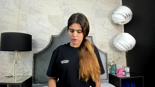 isabel 09 online show from October 3, 2025, 2:59 am