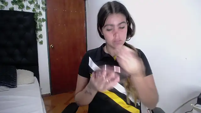 isabel 09 online show from December 3, 2025, 3:07 am