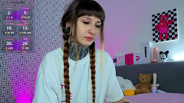 LilithPoison online show from March 13, 2026, 6:13 pm