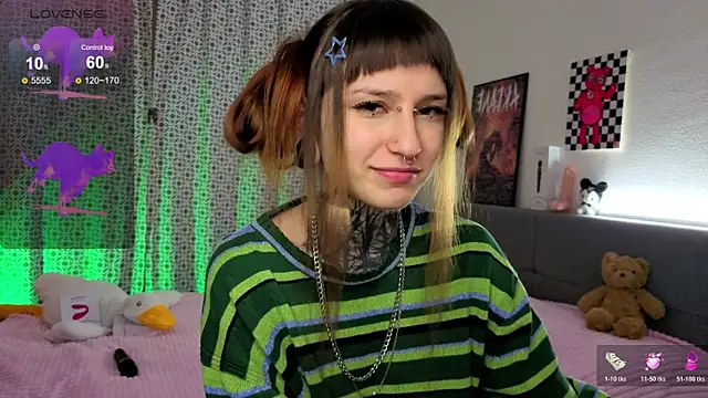 LilithPoison online show from December 4, 2025, 7:02 pm