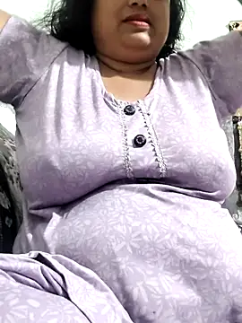 Mmm143 online show from July 14, 2026, 5:45 am