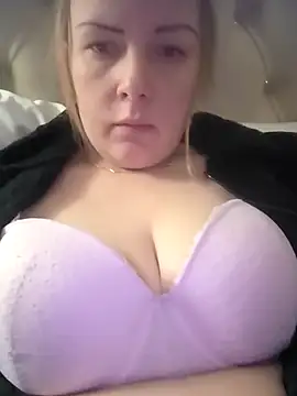 Snapshot of Piccolamonella29 chatting on April 6, 2026, 12:50 pm Piccolamonella29 online show from April 6, 2026, 12:50 pm