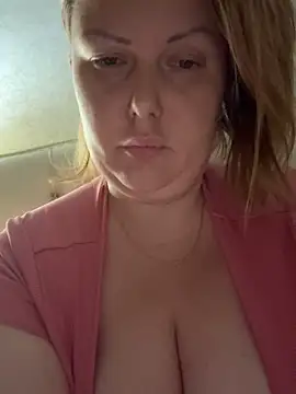 Piccolamonella29 online show from September 25, 2025, 2:17 am