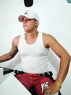 Alex man23 online show from May 5, 2026, 12:19 pm