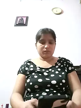 aliya-jaan71 online show from April 30, 2026, 12:56 pm