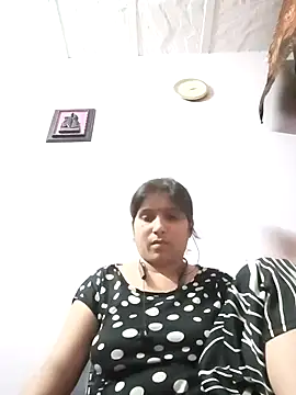 aliya-jaan71 online show from May 1, 2026, 9:03 am