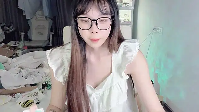 Snapshot of Akong11 chatting on July 6, 2026, 3:03 pm Akong11 online show from July 6, 2026, 3:03 pm