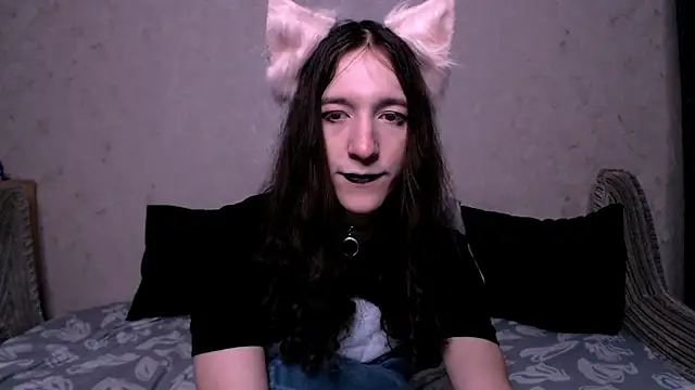 SilverMuse  online show from October 2, 2025, 2:15 am