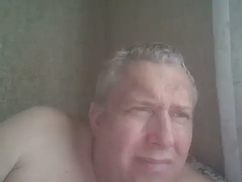 Snapshot of evulis1 chatting on August 4, 2026, 2:21 pm evulis1 online show from August 4, 2026, 2:21 pm