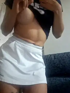 Snapshot of Lauraxxsteen chatting on May 2, 2026, 4:01 pm Lauraxxsteen online show from May 2, 2026, 4:01 pm