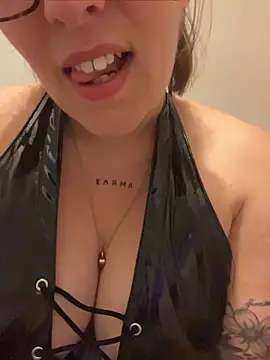 anonyme hot47 online show from May 5, 2026, 9:07 pm
