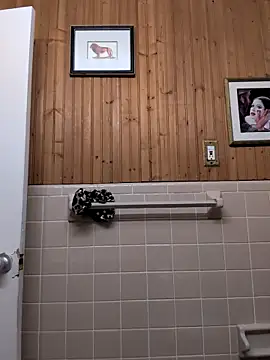 Clownboi17 online show from November 26, 2025, 5:57 pm