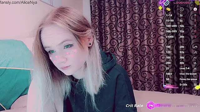 AliceNya cute online show from October 19, 2025, 3:53 am
