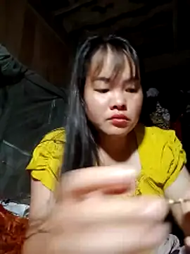 emilyzz online show from May 2, 2026, 1:49 pm