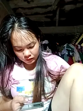 emilyzz online show from May 6, 2026, 3:21 am